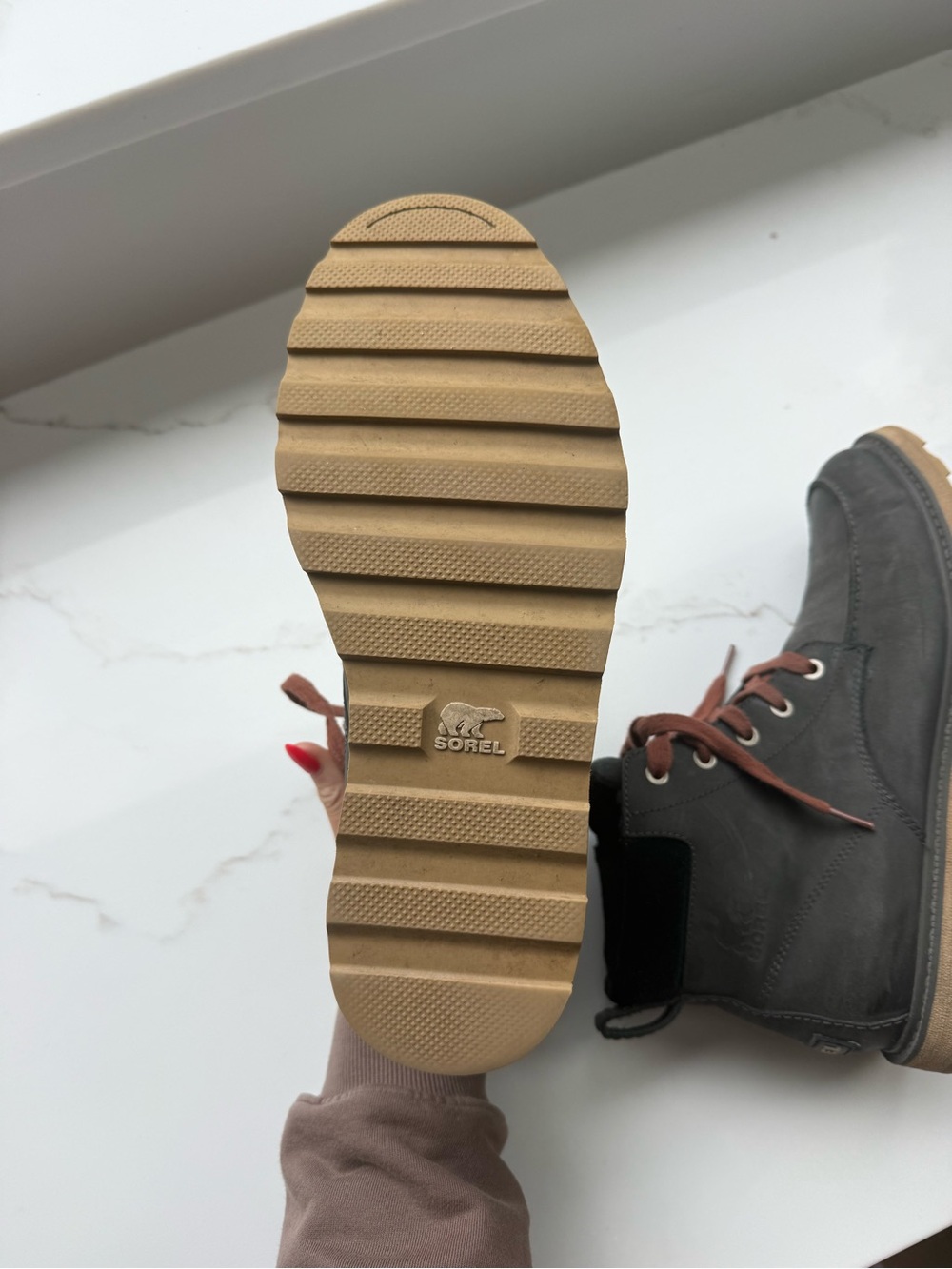 Sorel Men's Gray Leather Boots with Brown Laces - Picture 4 of 6